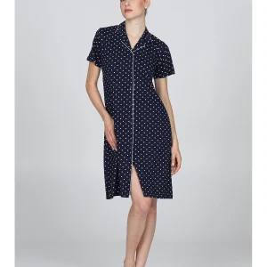 Elegante camicia da notte con colletto