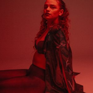 Spike - Capospalla in ecopelle con borchie